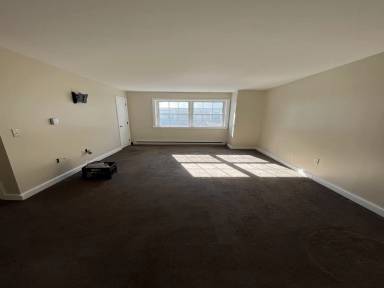 Main picture of 46 Turnpike St