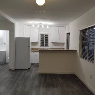 Main picture of 744 Park Pl