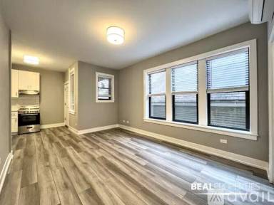 Main picture of 3933 N Janssen Ave