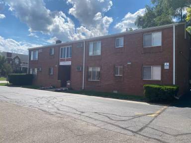 Main picture of 2755 E Maple Rd