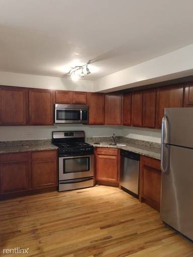 Main picture of 6424 N Ridge Blvd