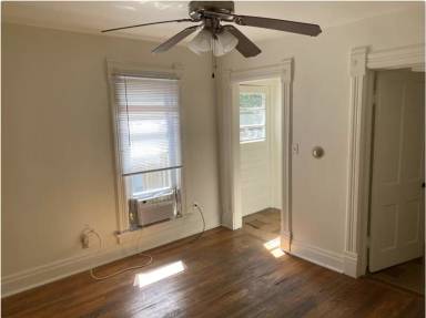 Main picture of 512 W University Ave