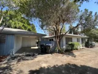 Main picture of 3210 W Walnut Ave