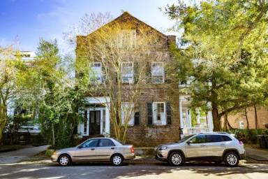 Main picture of 157 Wentworth St