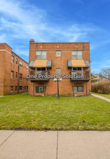 Main picture of 925 W 35th Ave