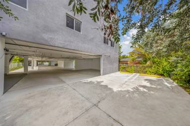 Main picture of 147 NW 59th St