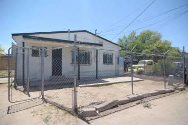 Main picture of 38 W Rillito St