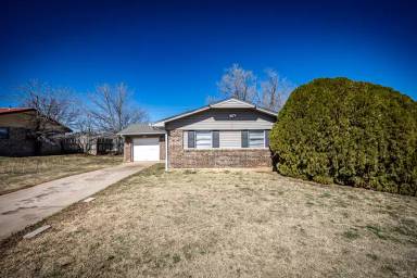 Main picture of 4605 SW H Ave