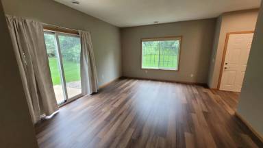 Main picture of 8094 Stratford Cir S
