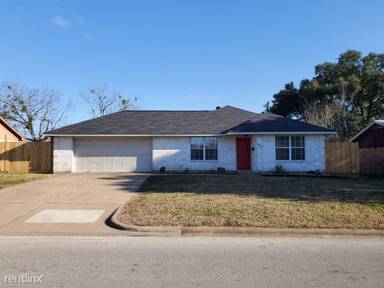 Main picture of 1411 Esther Blvd
