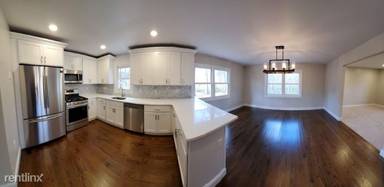 Main picture of 22 Moore Rd W