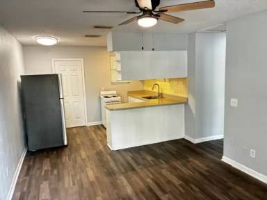 Main picture of 1160 Comanche St