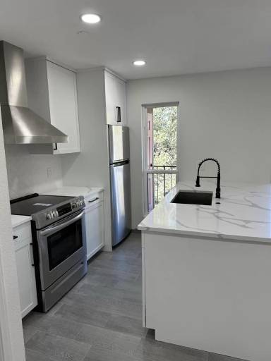 Main picture of 5916 Gaston Ave