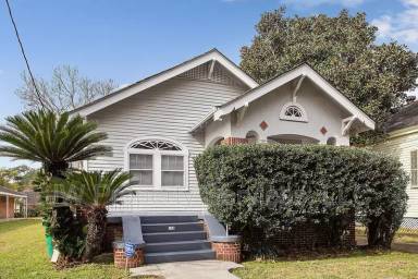 Main picture of 128 Lake Ave