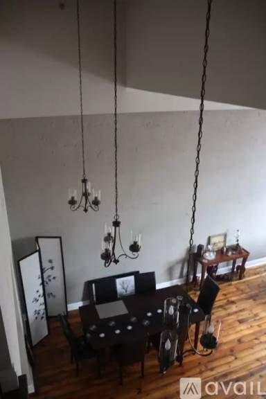 Main picture of 1055 Main St
