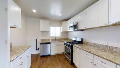 Main picture of 2619 Gates Ave - E