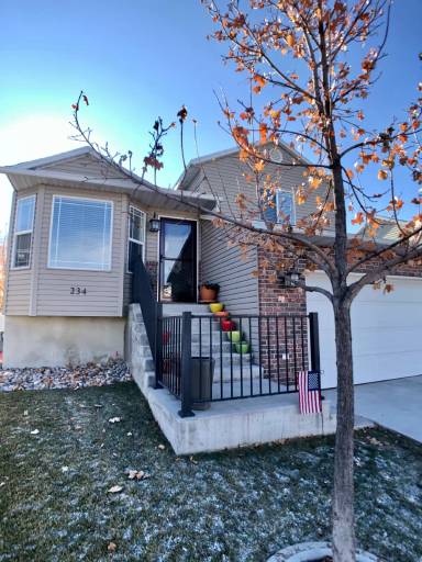 Main picture of 234 Rosewood Cir