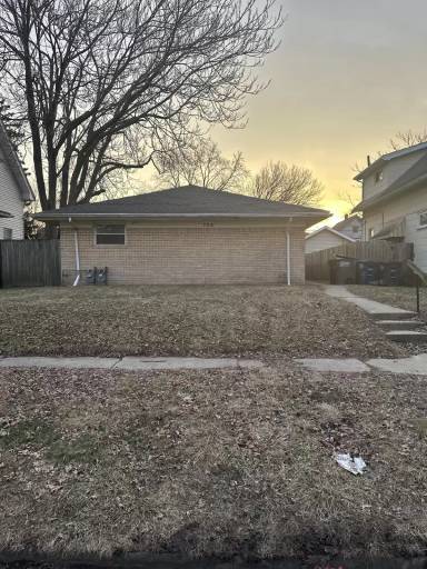 Main picture of 739 Lodge Ave