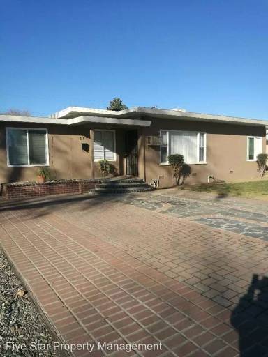 Main picture of 317 Oakshire Ave