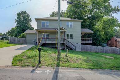 Main picture of 163 Plum St