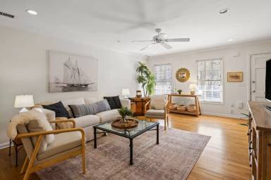 Main picture of 170 1/2 Queen St