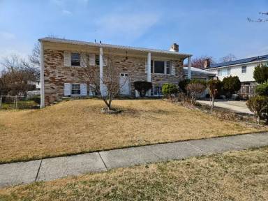 Main picture of 7803 Woodbourne Ave