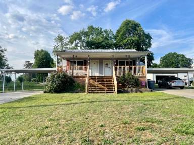 Main picture of 1004 Orangewood St