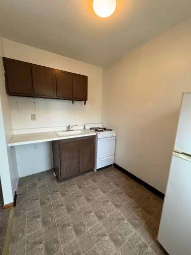 Main picture of 50 W 7th Ave