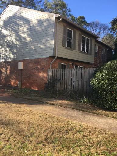 Main picture of 401 Oaktree Sq