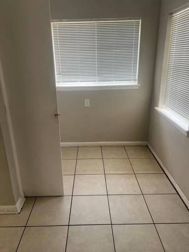Main picture of 2505 W 12th St