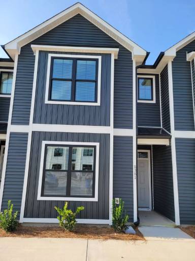 Main picture of 8381 Paramount Pt