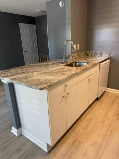 Main picture of 805 6th Ave S
