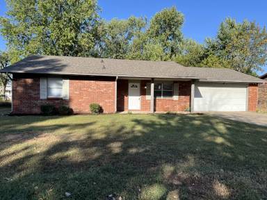 Main picture of 804 Betty St
