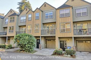 Main picture of 601 NE 84th Cir