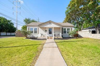 Main picture of 2826 33rd St