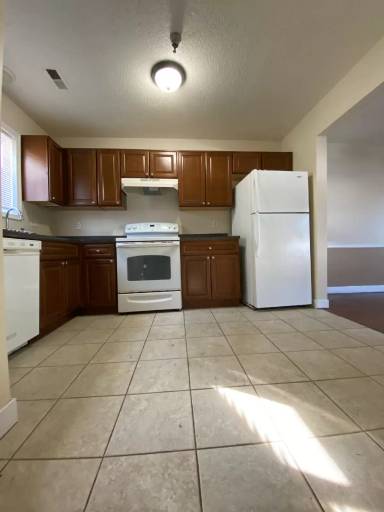 Main picture of 395 Van Dyke St