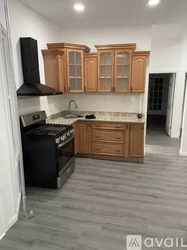 Main picture of 319 59th St