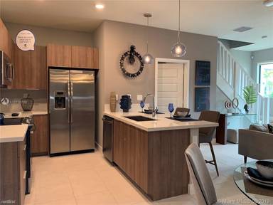 Main picture of 4814 NW 83rd Psge