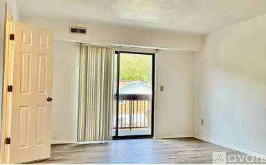 Main picture of 410 Maple Ave