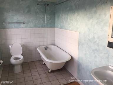 Main picture of 1621 N Kedzie Ave