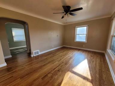 Main picture of 128 38th St NE