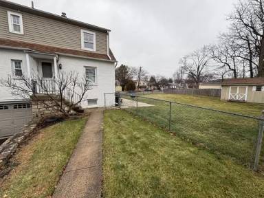 Main picture of 395 Fir St