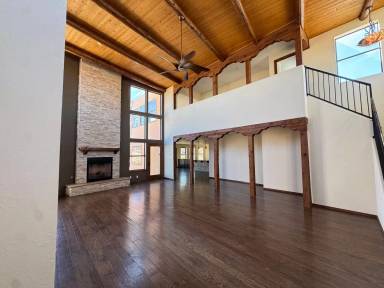 Main picture of 5024 Calle de Tierra NE