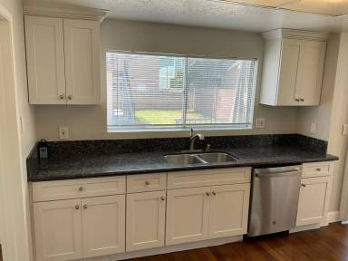 Main picture of 282 S Olive St