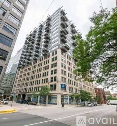 Main picture of 565 W Quincy Apartments