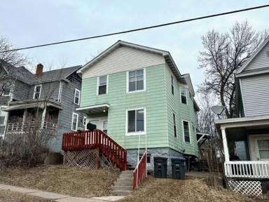 Main picture of 422 N 27th Ave W