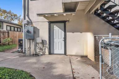Main picture of 135 1/2 Carmel Ave