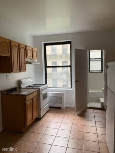 Main picture of 212-18 E 89th St