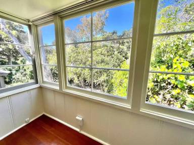 Main picture of 550 Saint Anns Dr