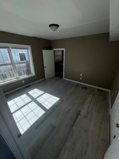Main picture of 3361 Graceland Ave